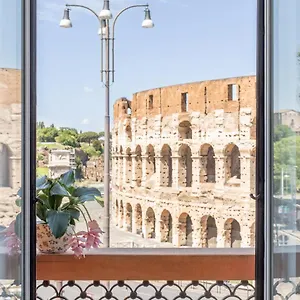 Iflat Unforgettable In Front Of Colosseum , Rome Italy